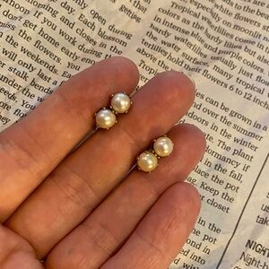 Vintage pearl earrings screw back clip on